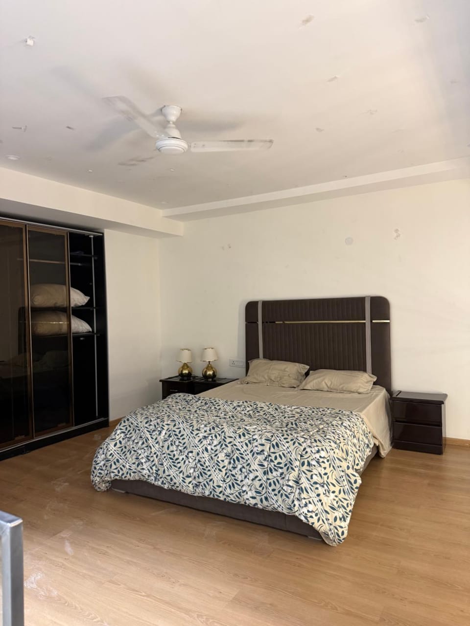 Luxury duplex with jacuzzi in Gurugram stay Apartment in Gurugram