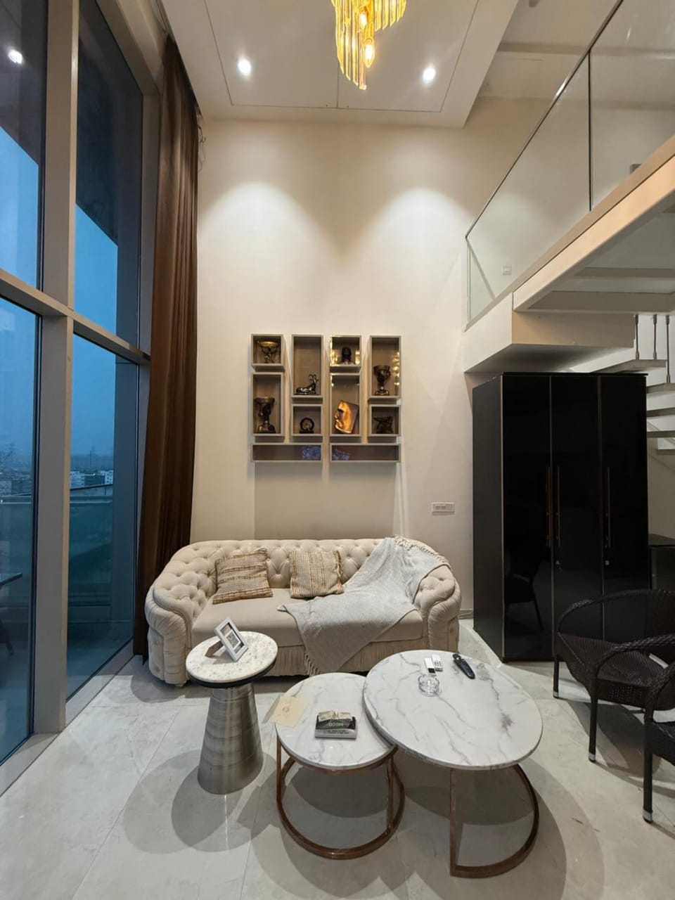 Luxury duplex with jacuzzi in Gurugram stay Apartment in Gurugram