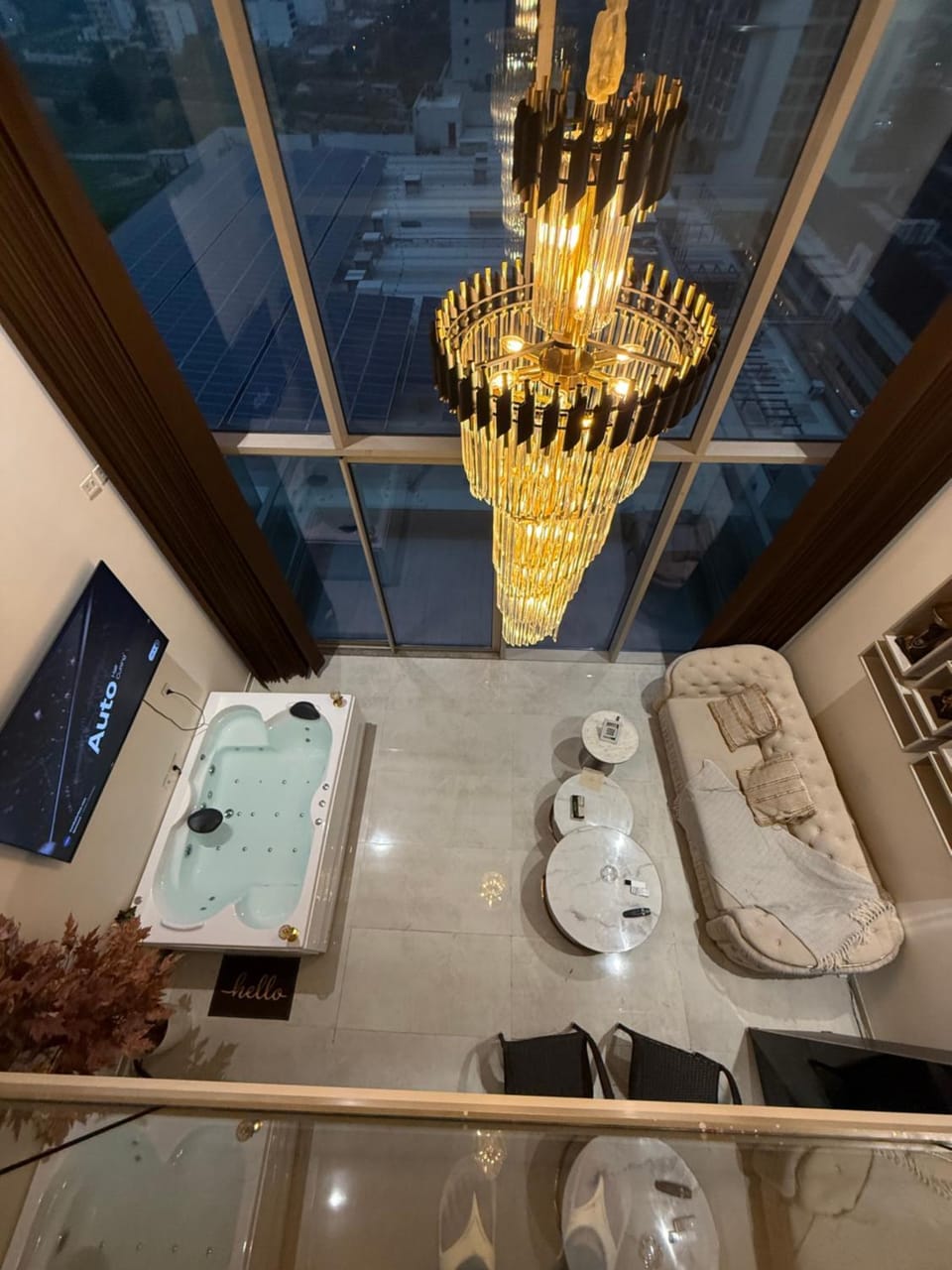Luxury duplex with jacuzzi in Gurugram stay Apartment in Gurugram