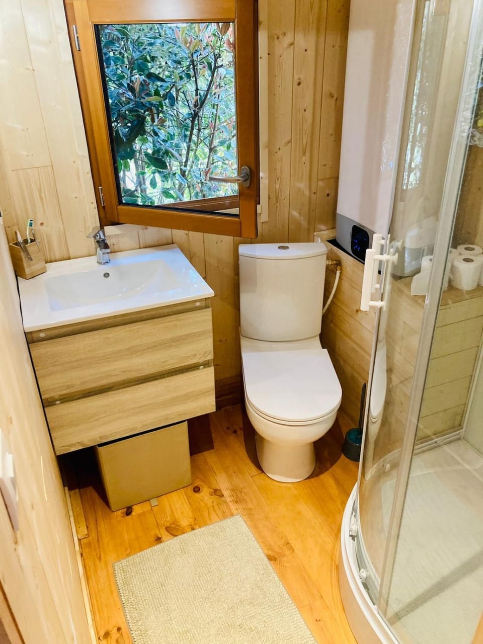 Shower, Toilet, Bathroom