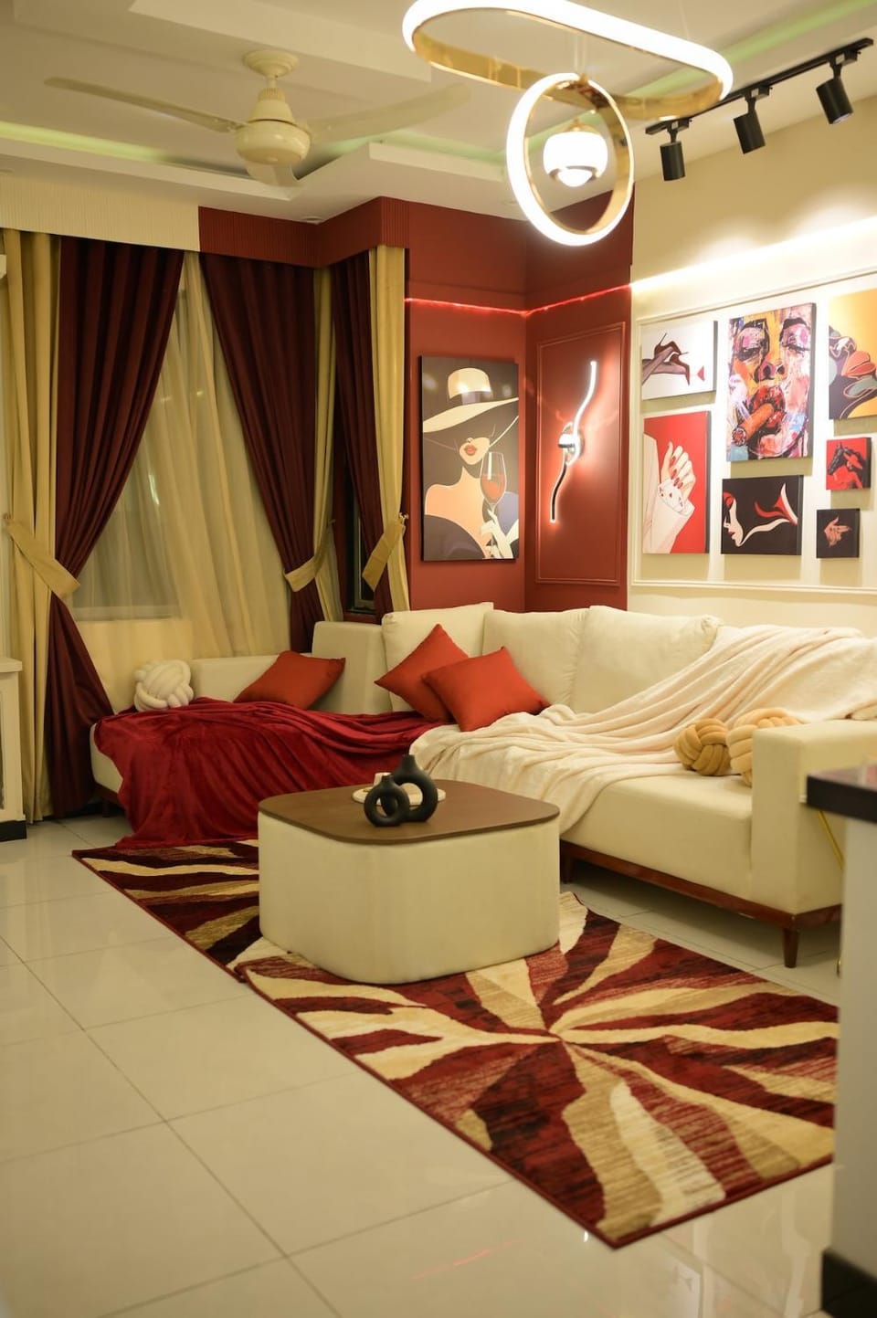 Seating area, Bedroom