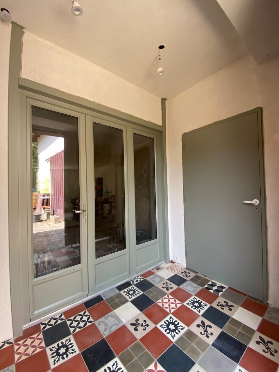 Facade/entrance