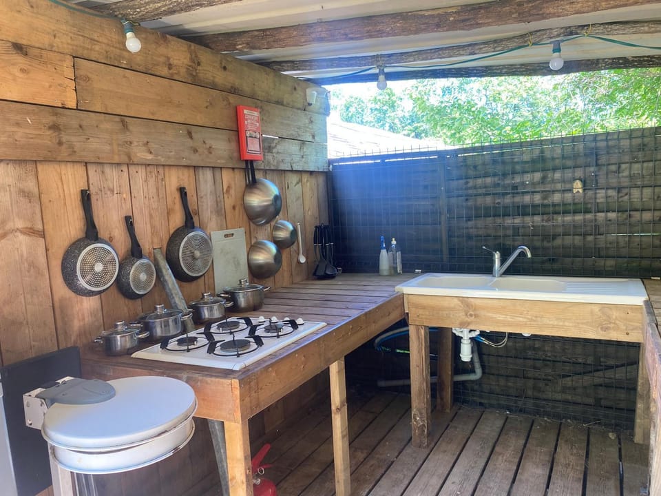 Igloo, Lodge et Tipi confortable Luxury tent in Occitanie