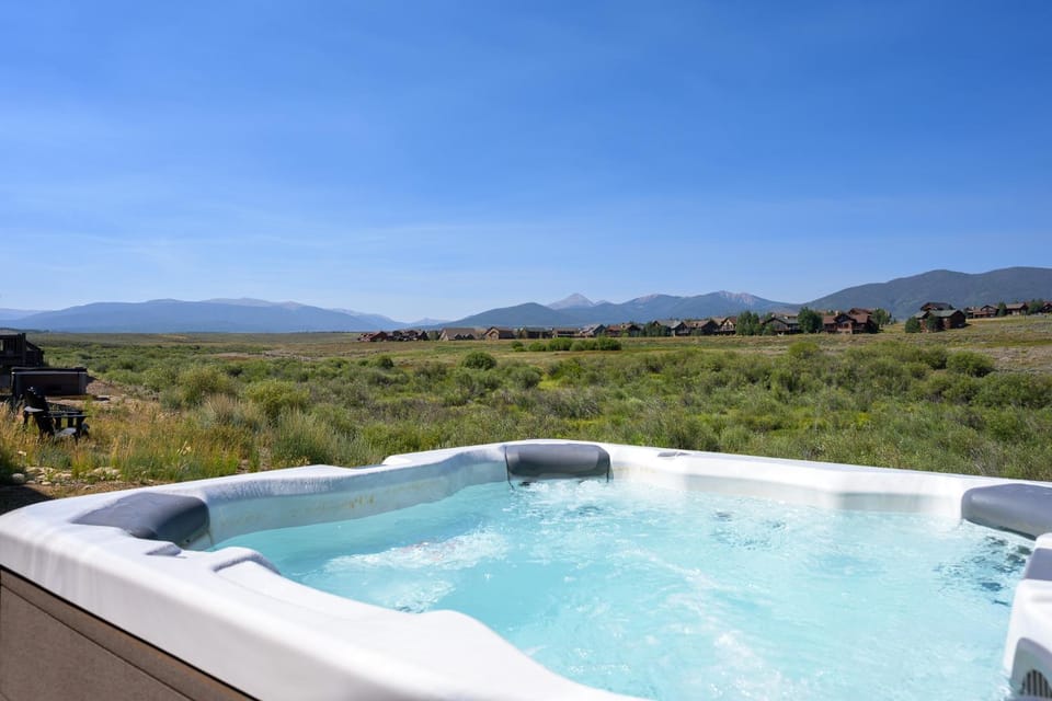 Hot Tub, Mountain view