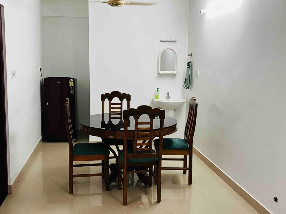 2 Bhk apartment near kowdiyar Apartment in Thiruvananthapuram