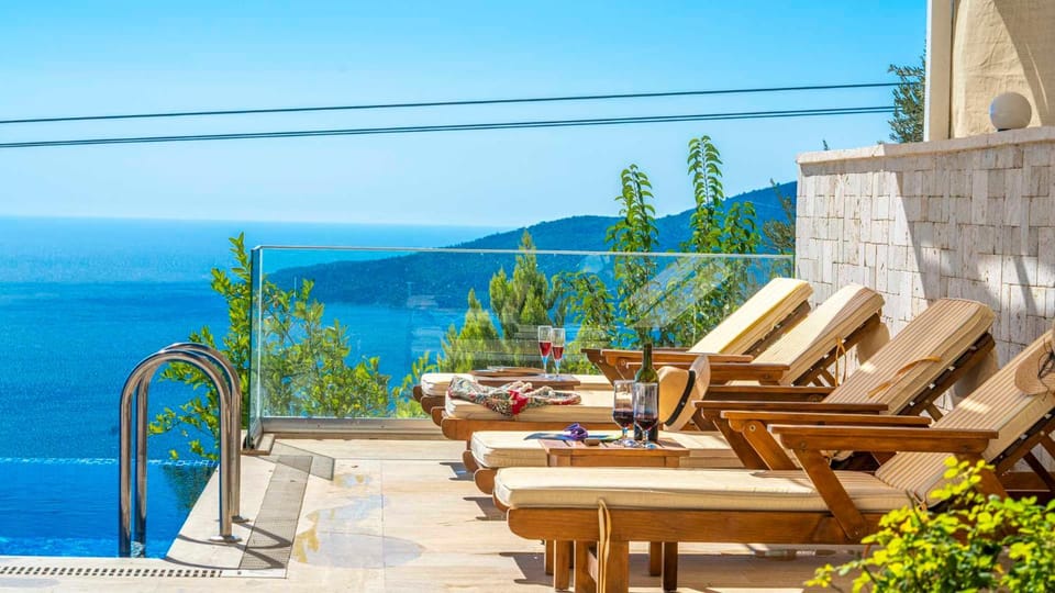 Patio, Day, Sea view, sunbed