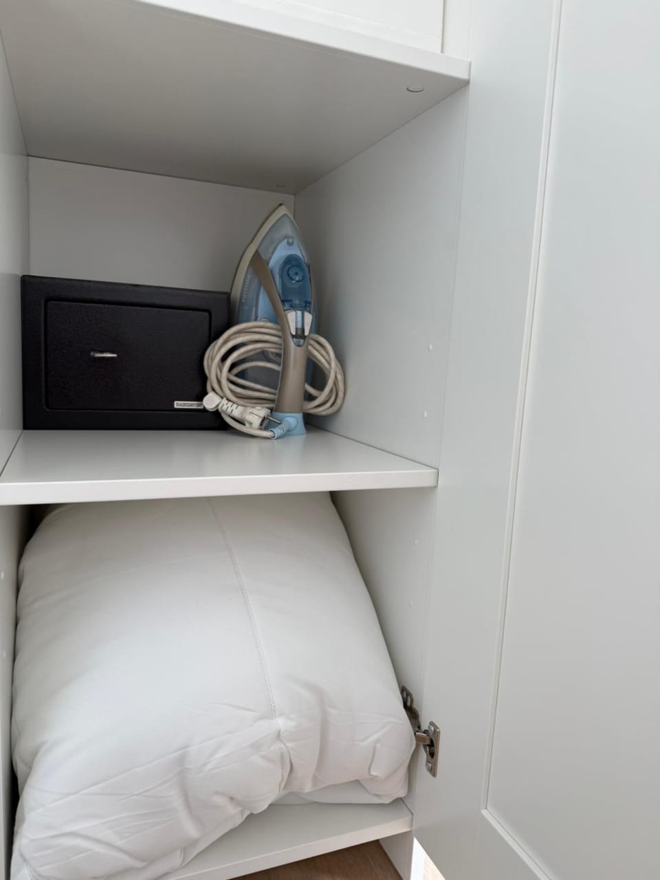 locker, wardrobe
