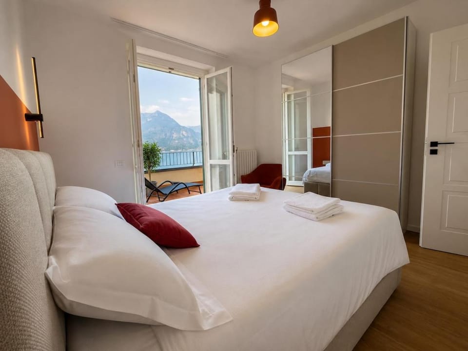 Panoramic terrace on the Lake Como - Free Park Apartment in Province of Lecco