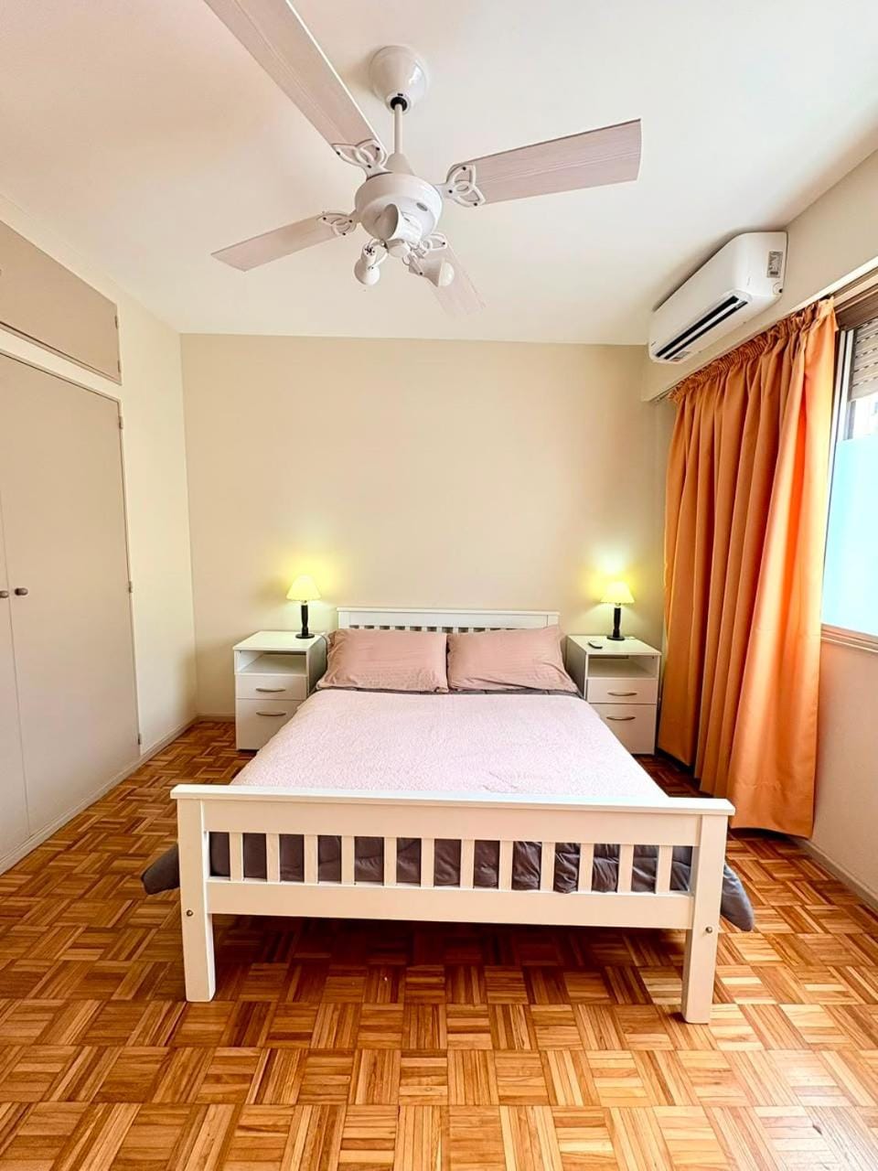 Photo of the whole room, Bedroom