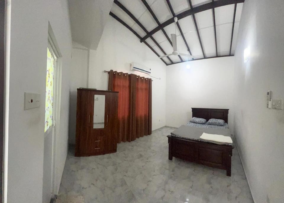 White house Apartment in Western Province