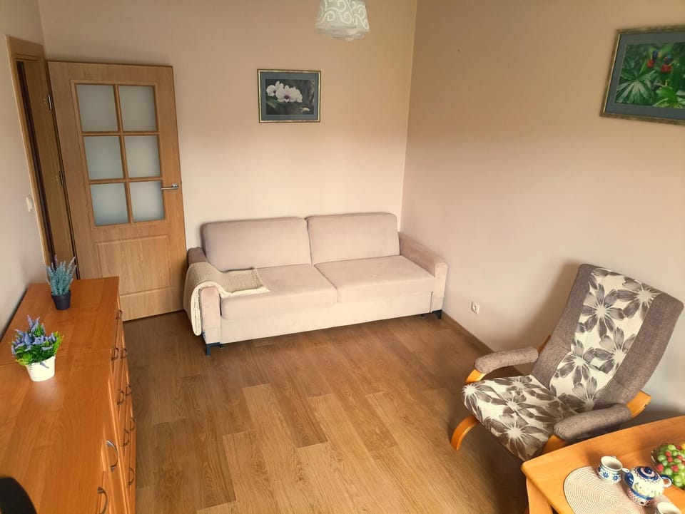 Bed, Living room