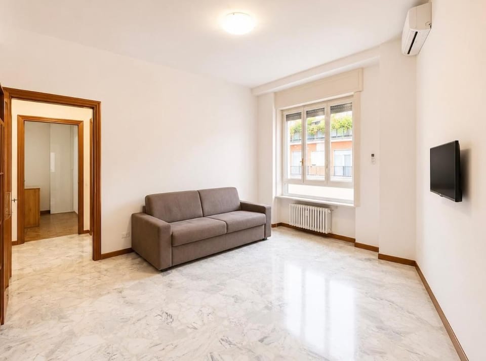 Elegante Appartamento Stazione Centrale, Lima Apartment in Milan