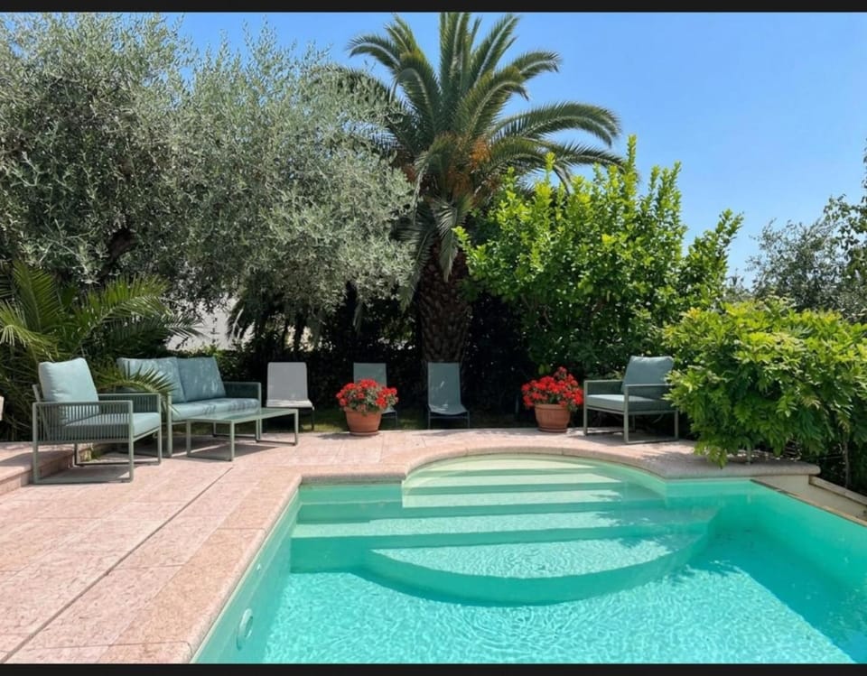 Garden, Swimming pool