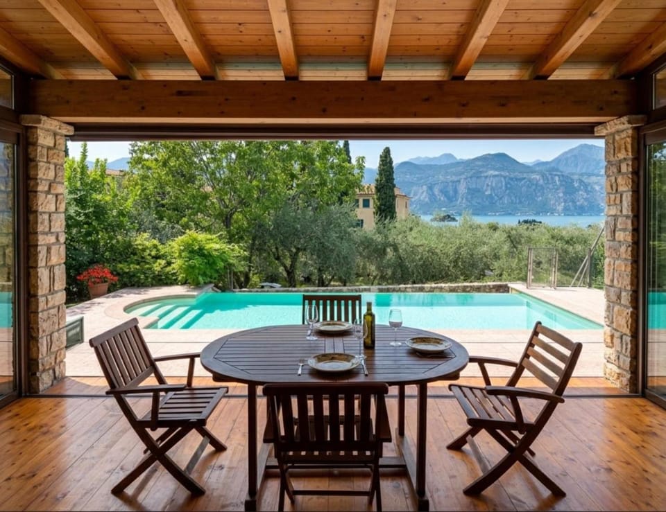 Balcony/Terrace, Swimming pool
