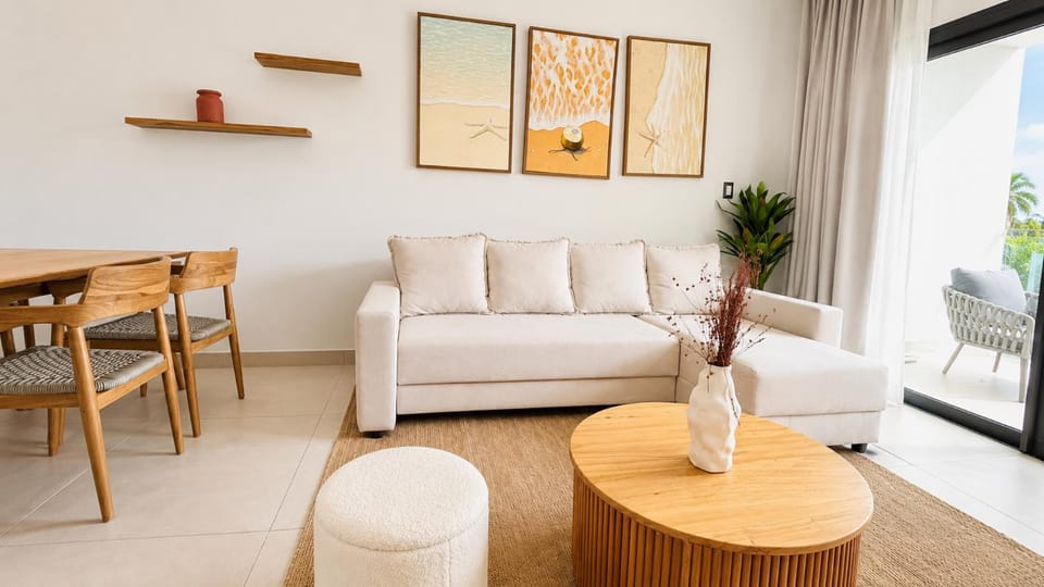 Bed, Living room