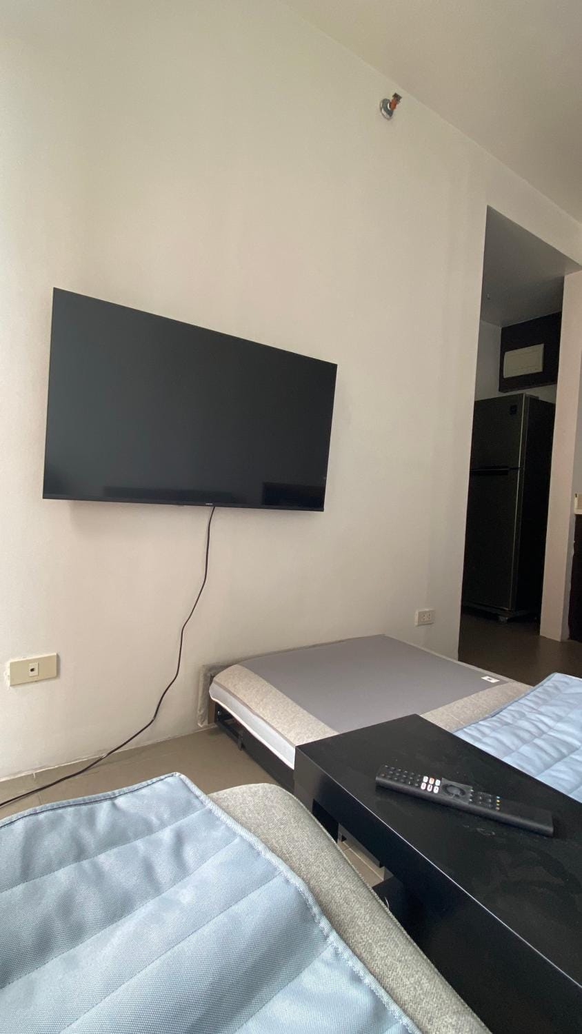 Communal lounge/ TV room, TV and multimedia, Living room, Dining area