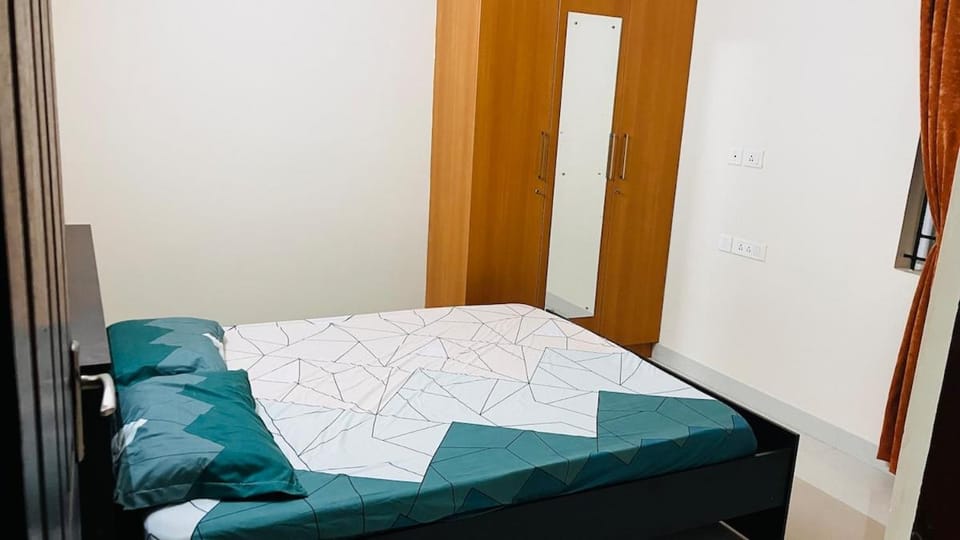 Furnished 3 bedroom flat near lulu mall and KIMS Apartment in Thiruvananthapuram