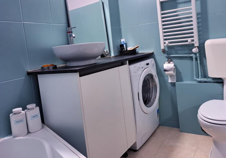 Toilet, Bathroom, washing machine