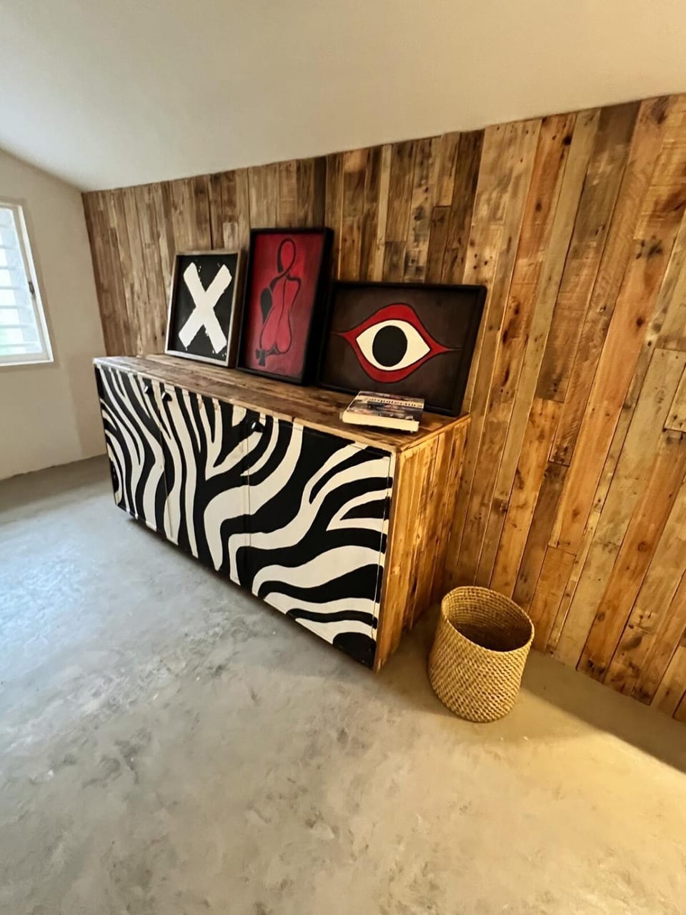 Photo of the whole room