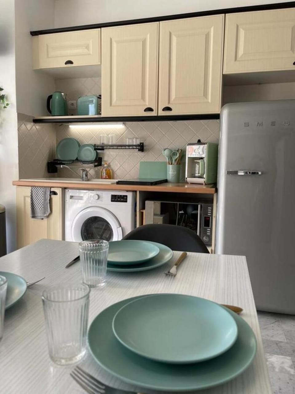 Studio à 300m Plage Clim Wifi Proche Gare Apartment in Cagnes-sur-Mer
