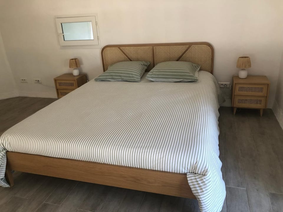 Pigeonnier La Carole 35m2, piscine, Marciac Festival Bed and Breakfast in Occitanie
