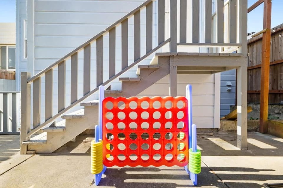 Ocean Beach Retreat GG Park PoolTable & Parking House in San Francisco