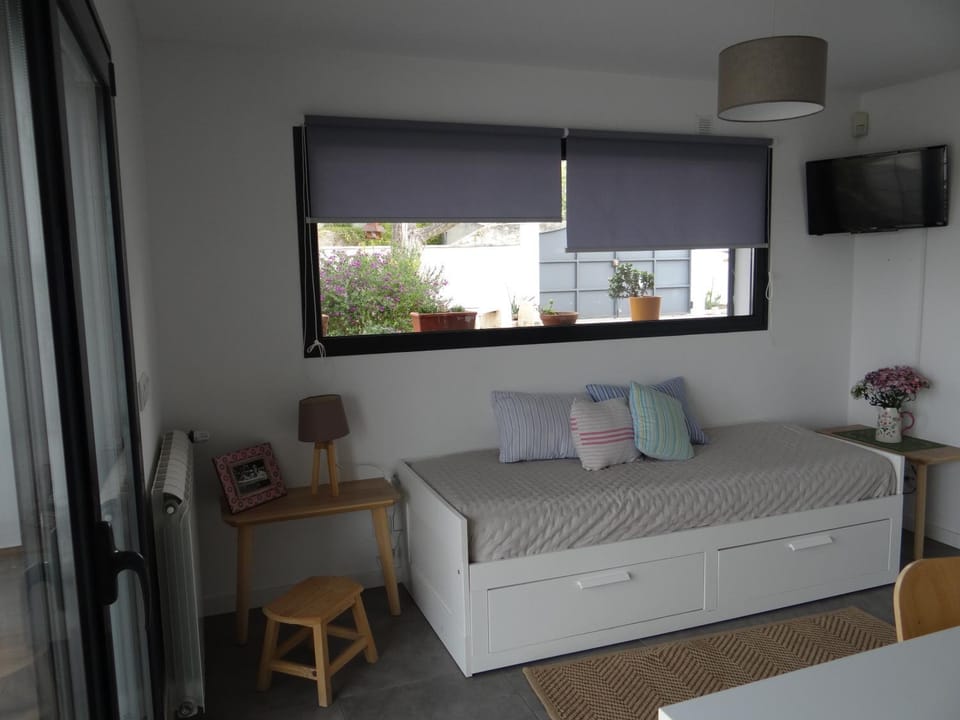 TV and multimedia, Coffee/tea facilities, Area and facilities, Family, locker, locker