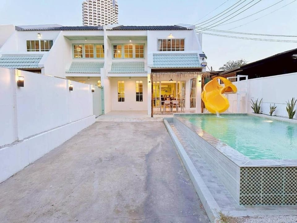jomtien beach 50M,Blue tropical villa Villa in Pattaya City