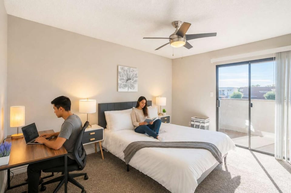 Sunny Scottsdale Retreat with Pool Gym & Parking Apartment in Scottsdale
