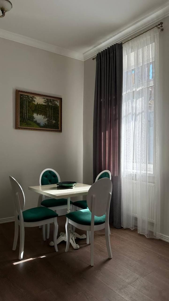 Green Aparts Apartment in Ukraine
