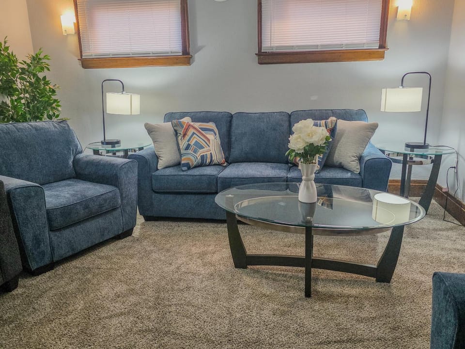 Living room, Seating area