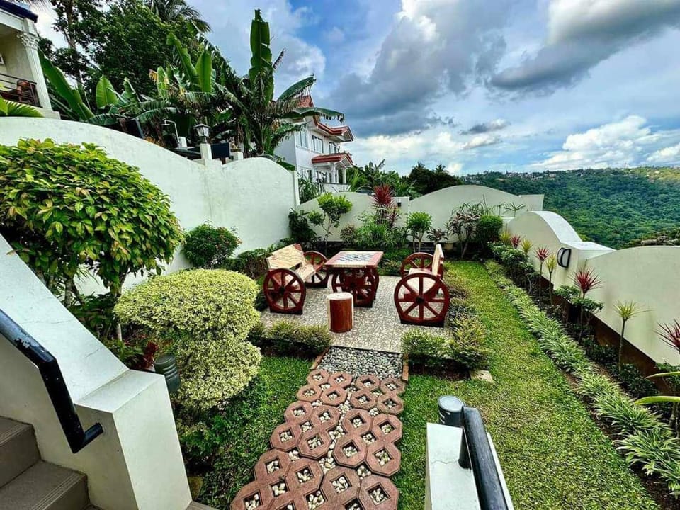 Avana Hills Tagaytay Holiday Villa Villa in Tagaytay