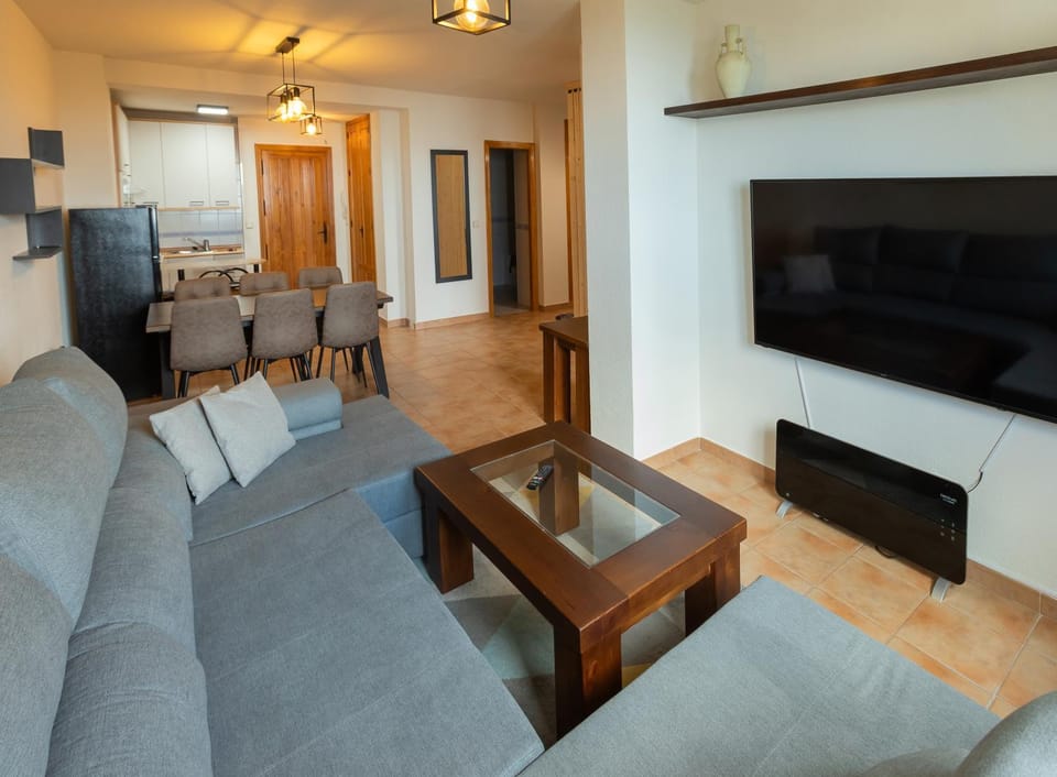 Communal lounge/ TV room, TV and multimedia
