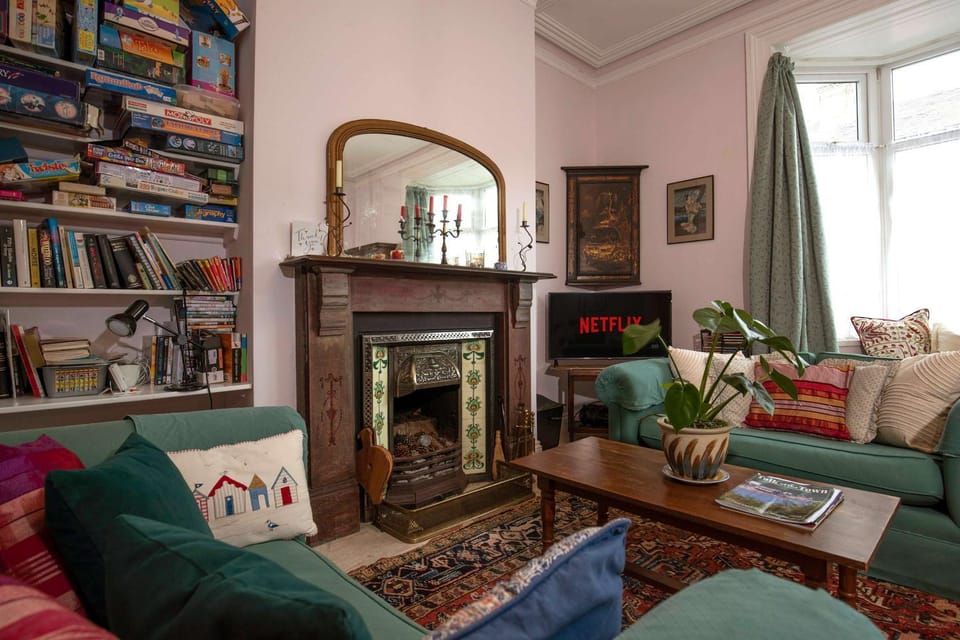 Living room, Seating area