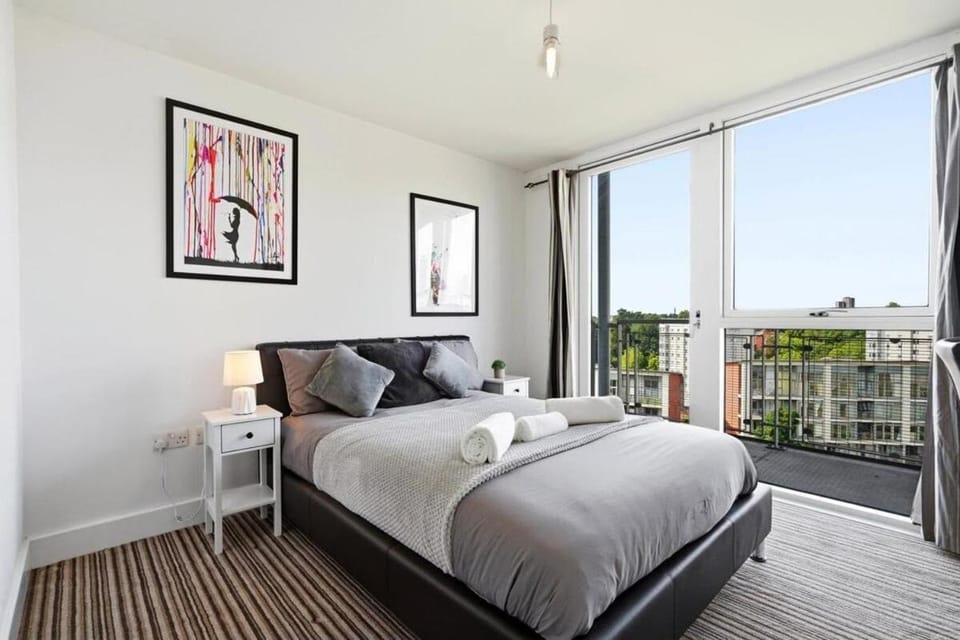 #191 Mason Way Executive Stay - Sleeps 6 Apartment in Birmingham