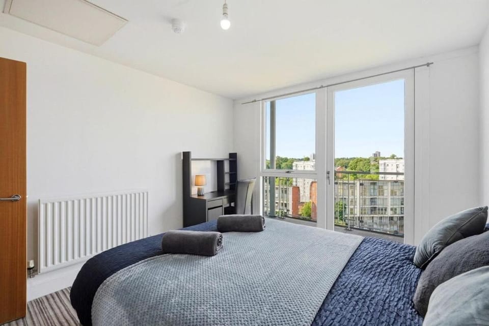 #191 Mason Way Executive Stay - Sleeps 6 Apartment in Birmingham