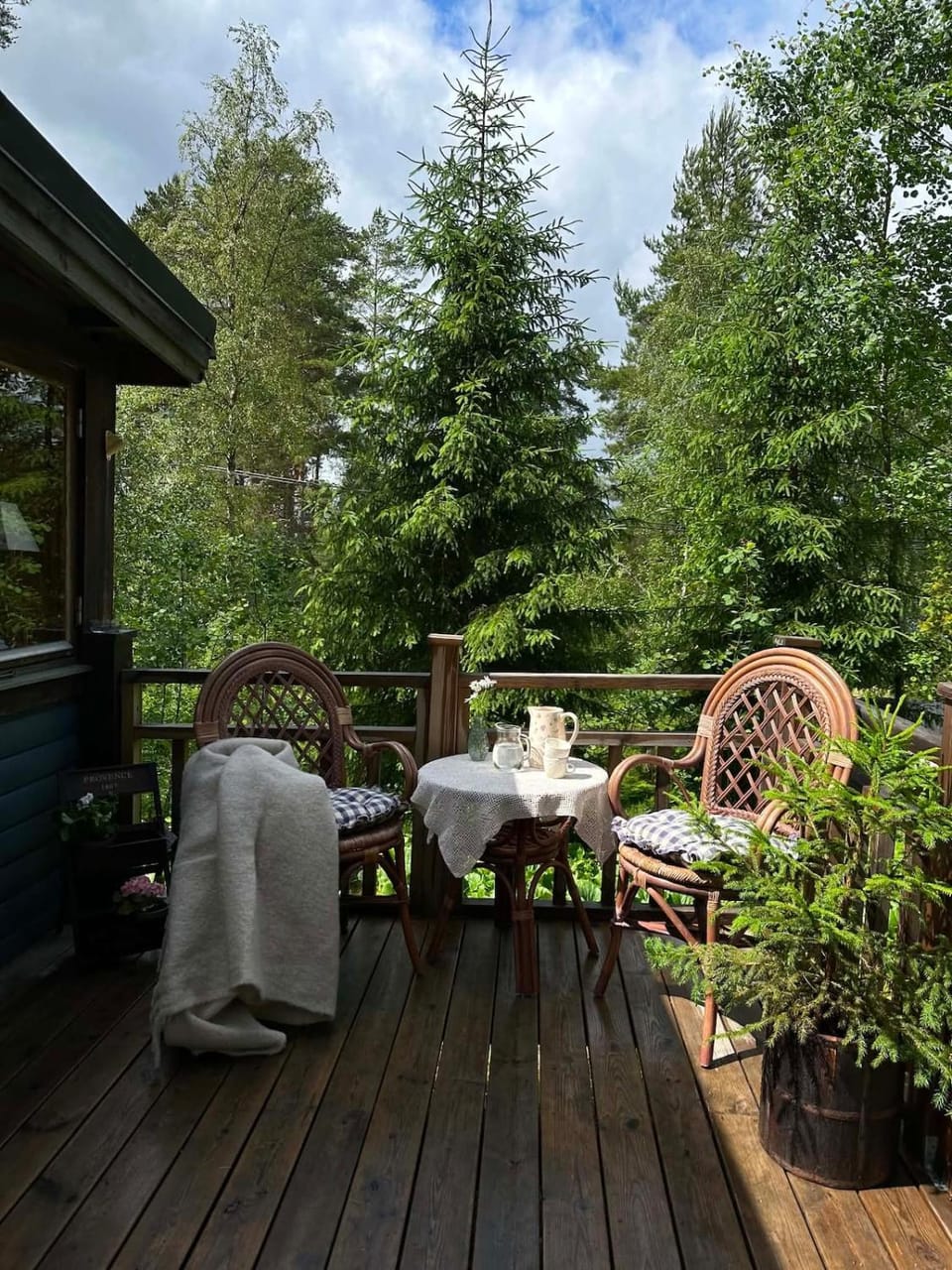 Summer cottage by a peaceful lake House in Sweden