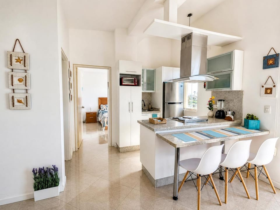 Kitchen or kitchenette, Dining area, toaster