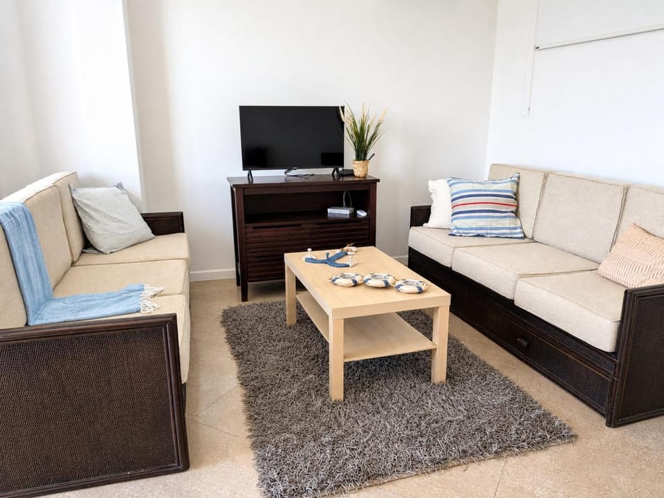 Communal lounge/ TV room, TV and multimedia, Living room