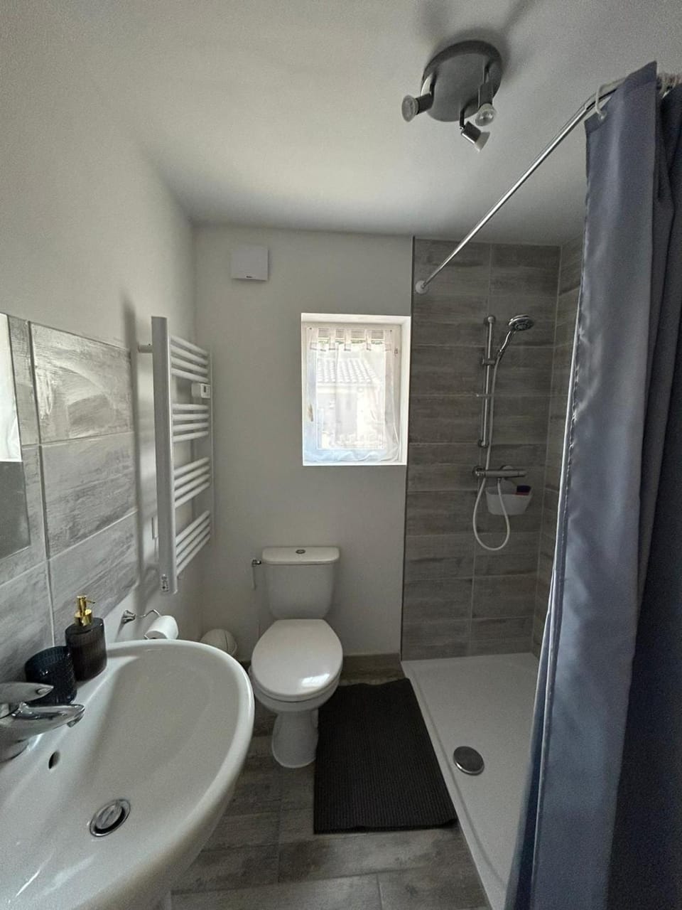 Apartment in the heart of the countryside with pool Apartment in Occitanie