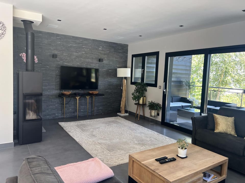 TV and multimedia, Living room