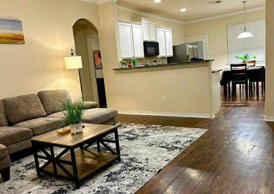 Easy Commute Dream House in Humble