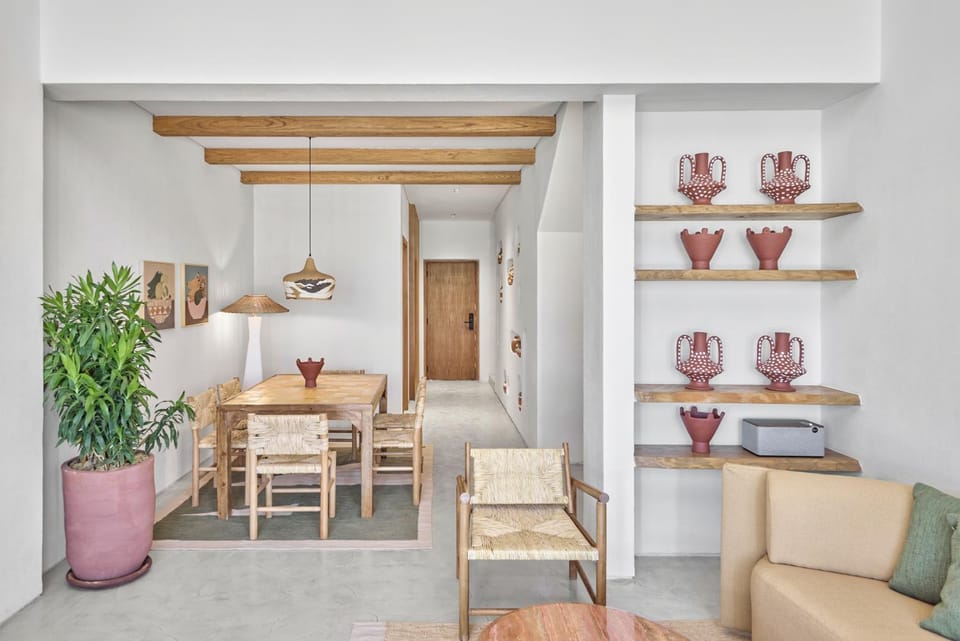 Living room, Seating area, Dining area