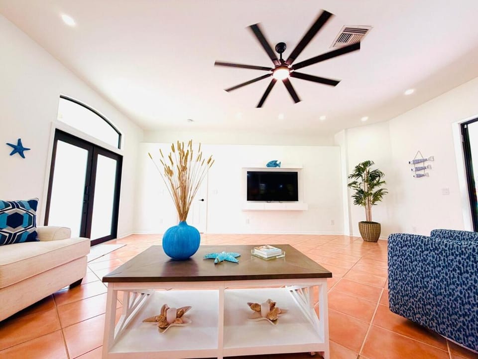Waterfront Oasis- A peaceful escape in Cape Coral House in Cape Coral