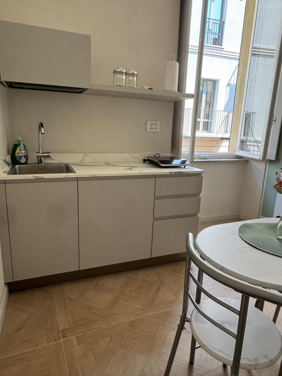 Chagall Chardonnay a 50 mt da piazza Alfieri Apartment in Asti