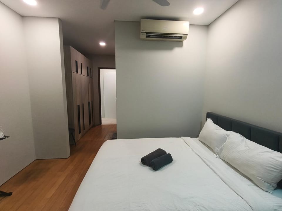 Bed, Photo of the whole room, Bedroom, towels, wardrobe, air conditioner