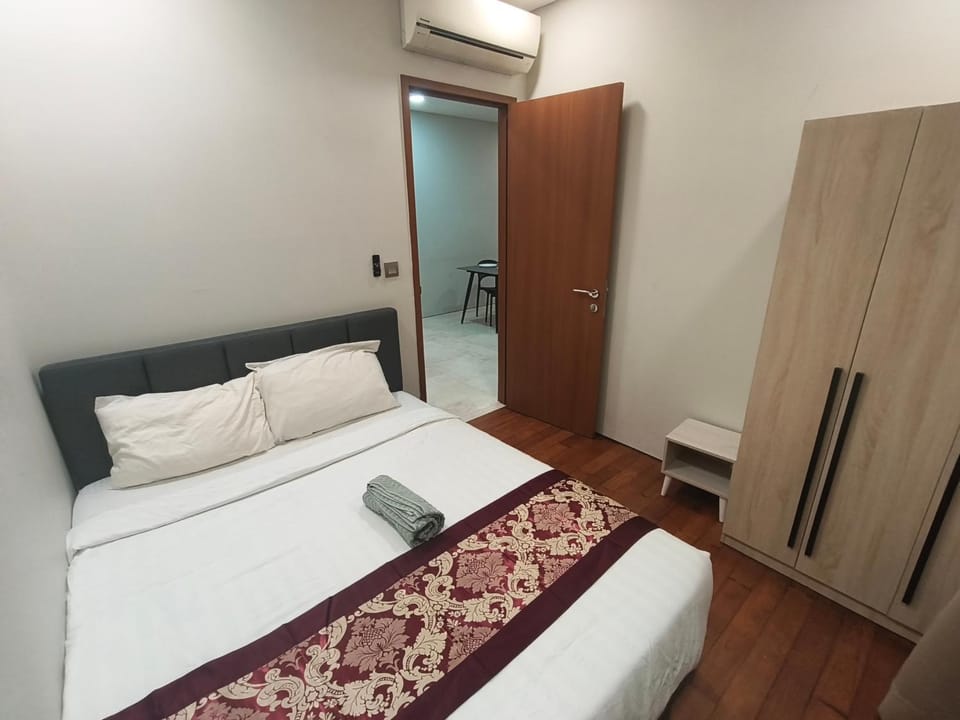 Bed, Photo of the whole room, Bedroom, towels, wardrobe, air conditioner
