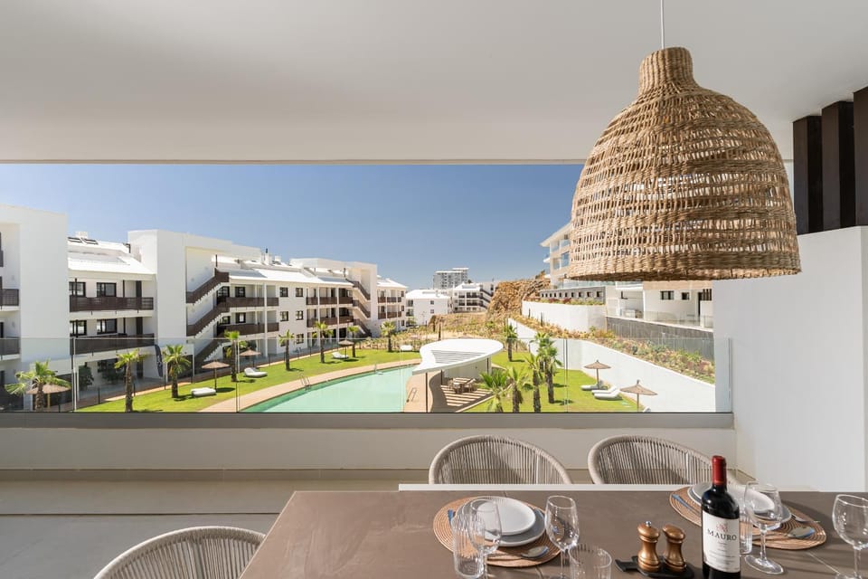 View (from property/room), Balcony/Terrace, Dining area