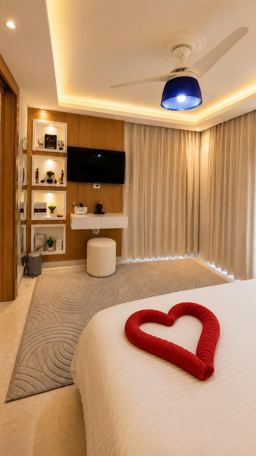 Bed, TV and multimedia, Photo of the whole room, Bedroom, towels