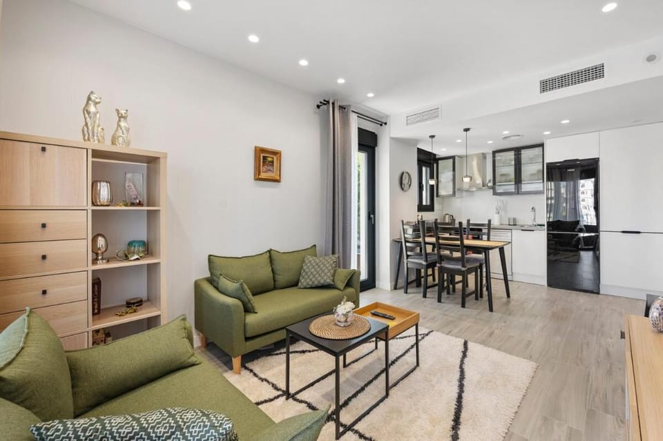 Kitchen or kitchenette, Living room